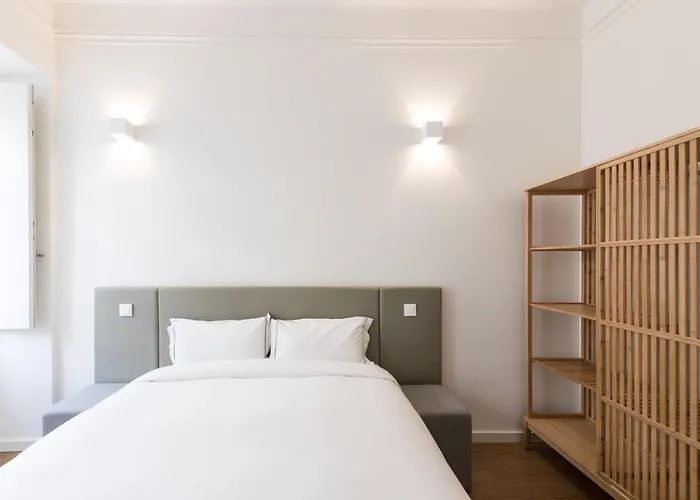 Gorgeous Refurbished Graca شقة *