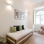 Gorgeous Refurbished Graca Lisboa